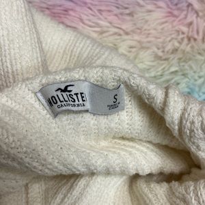 Hollister easy mock-neck sweater white small